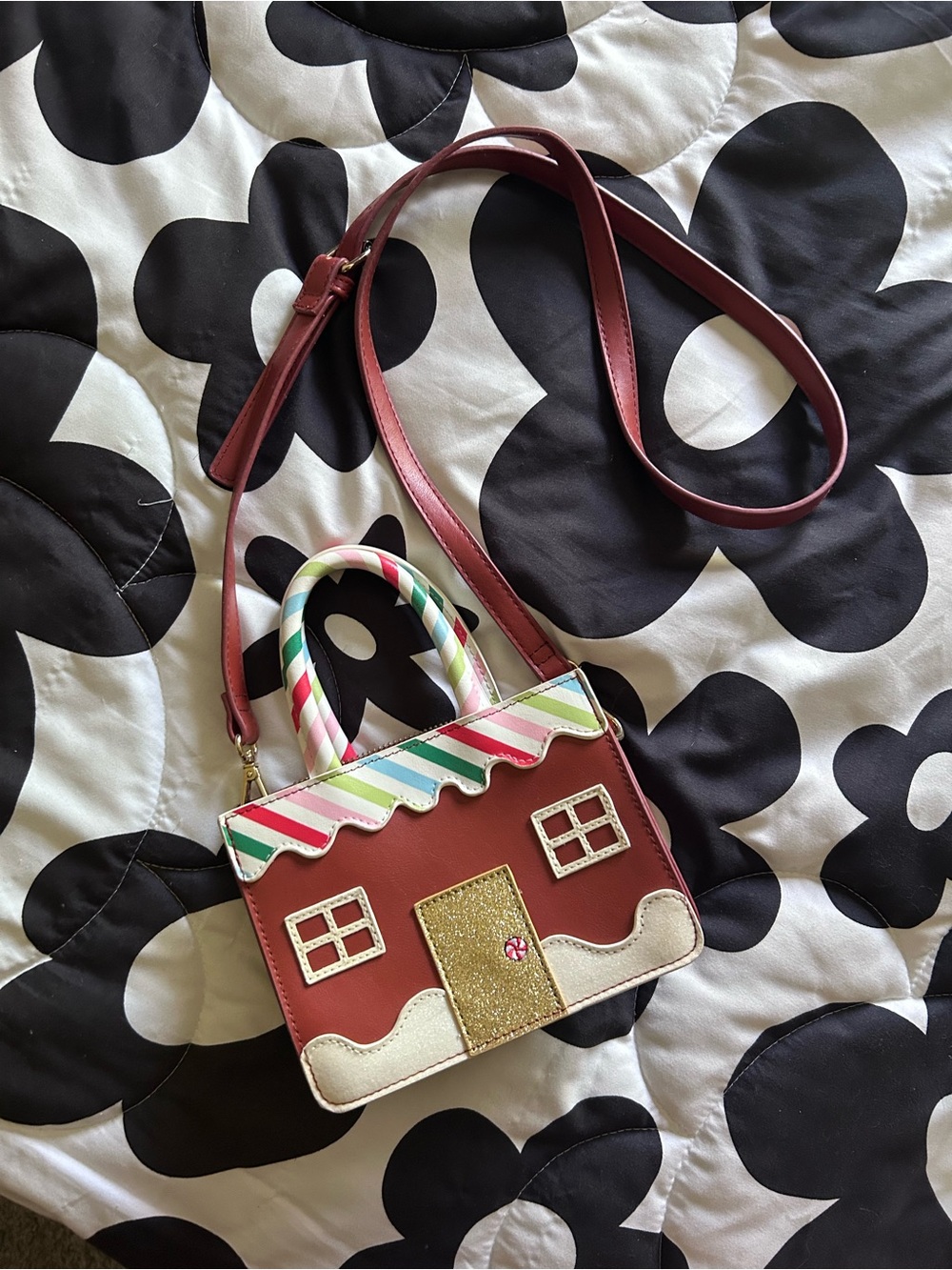 MadLove | mini gingerbread house purse
